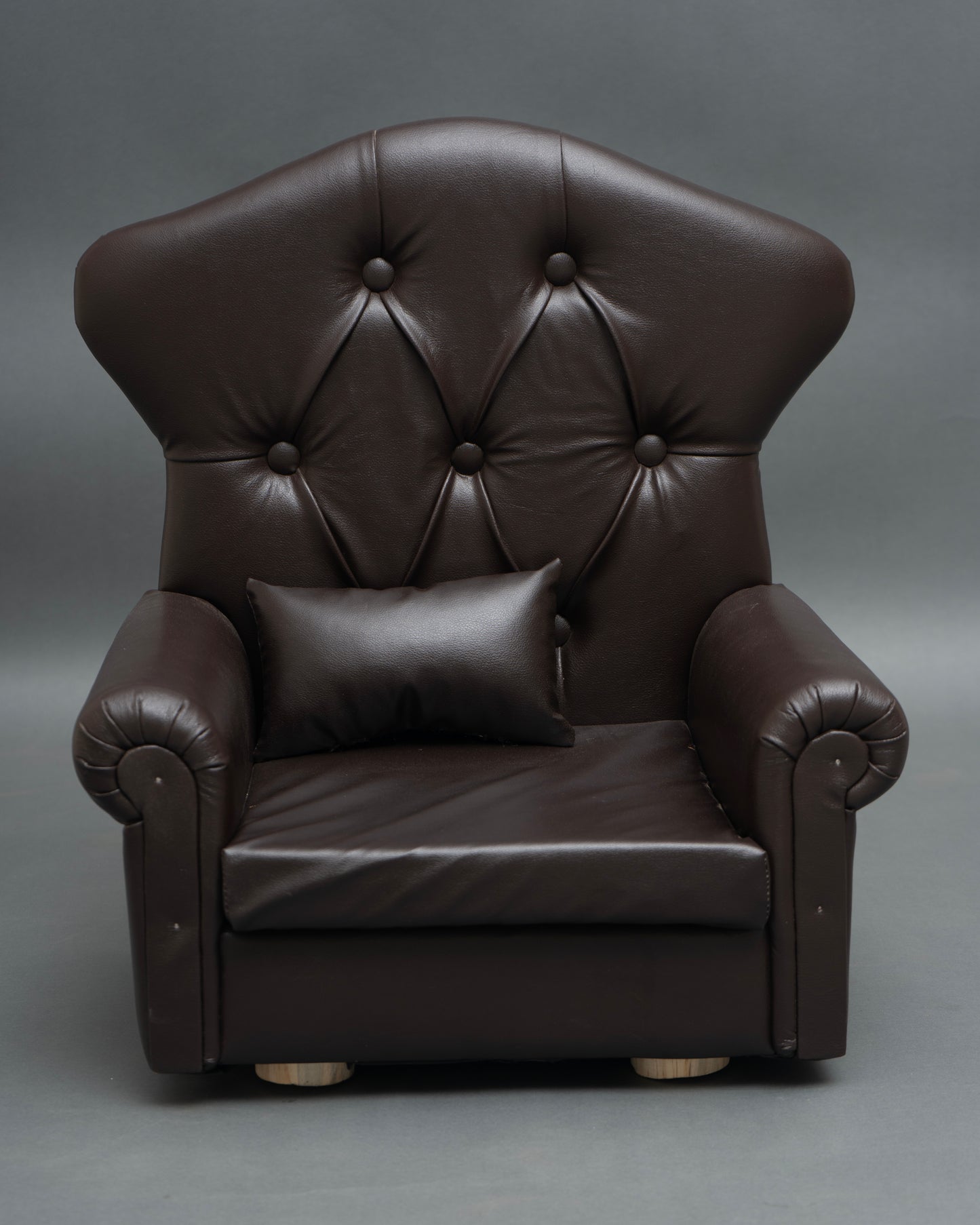 Baby Photoshoot Prop Boss Baby Sofa – Executive Style for Adorable Baby Photoshoots
